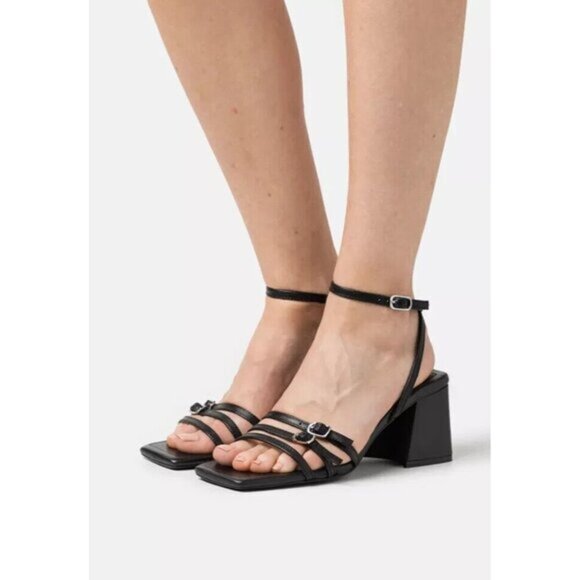 Free People Niki Black Leather Strappy Open Toe Ankle Strap Sandals Size 37 - Picture 1 of 13